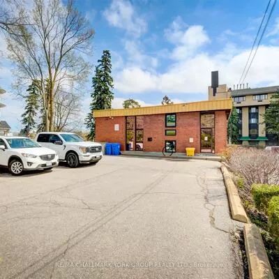 15064, Yonge, Aurora Village, Aurora