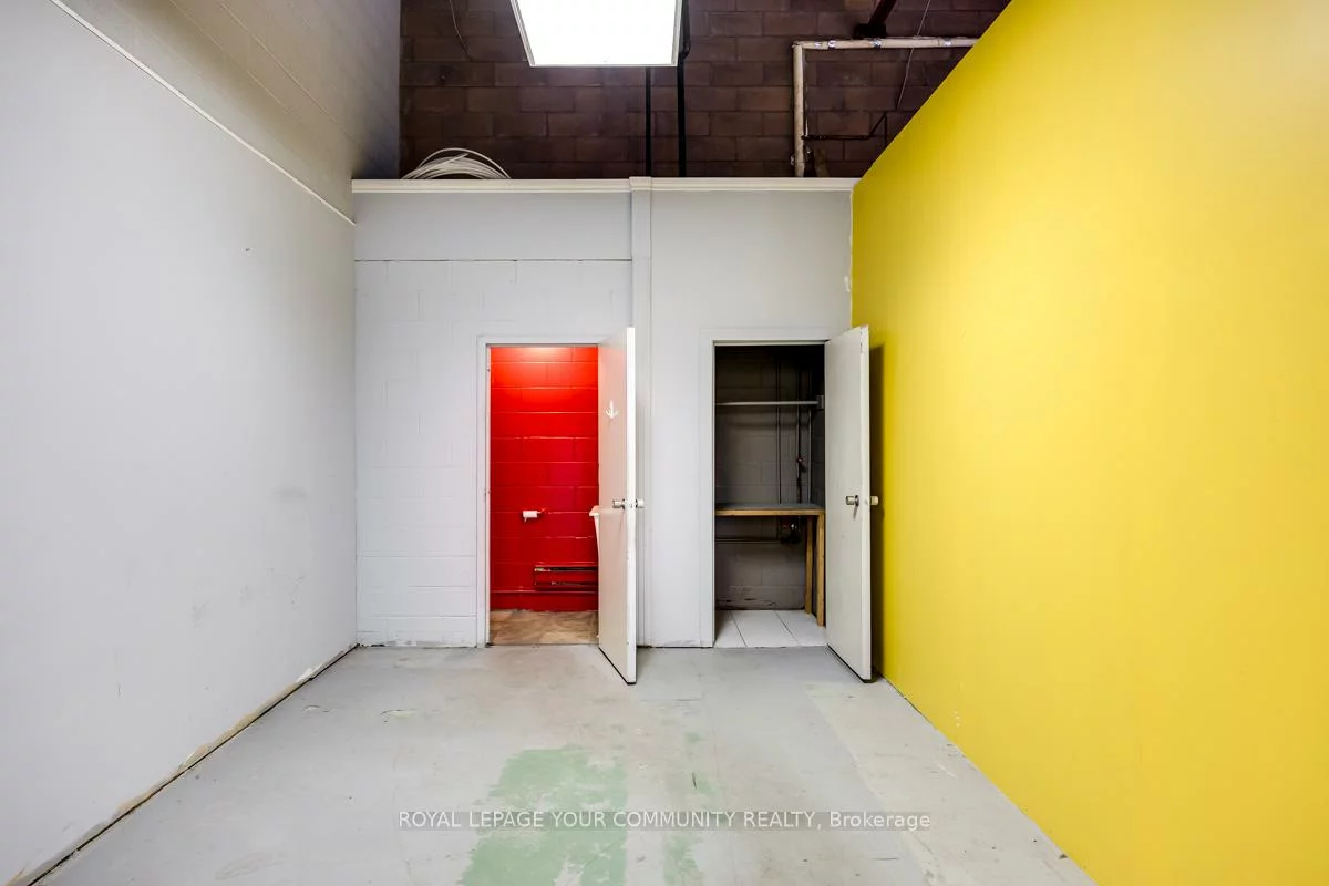 255, Industrial, Aurora Village, Aurora