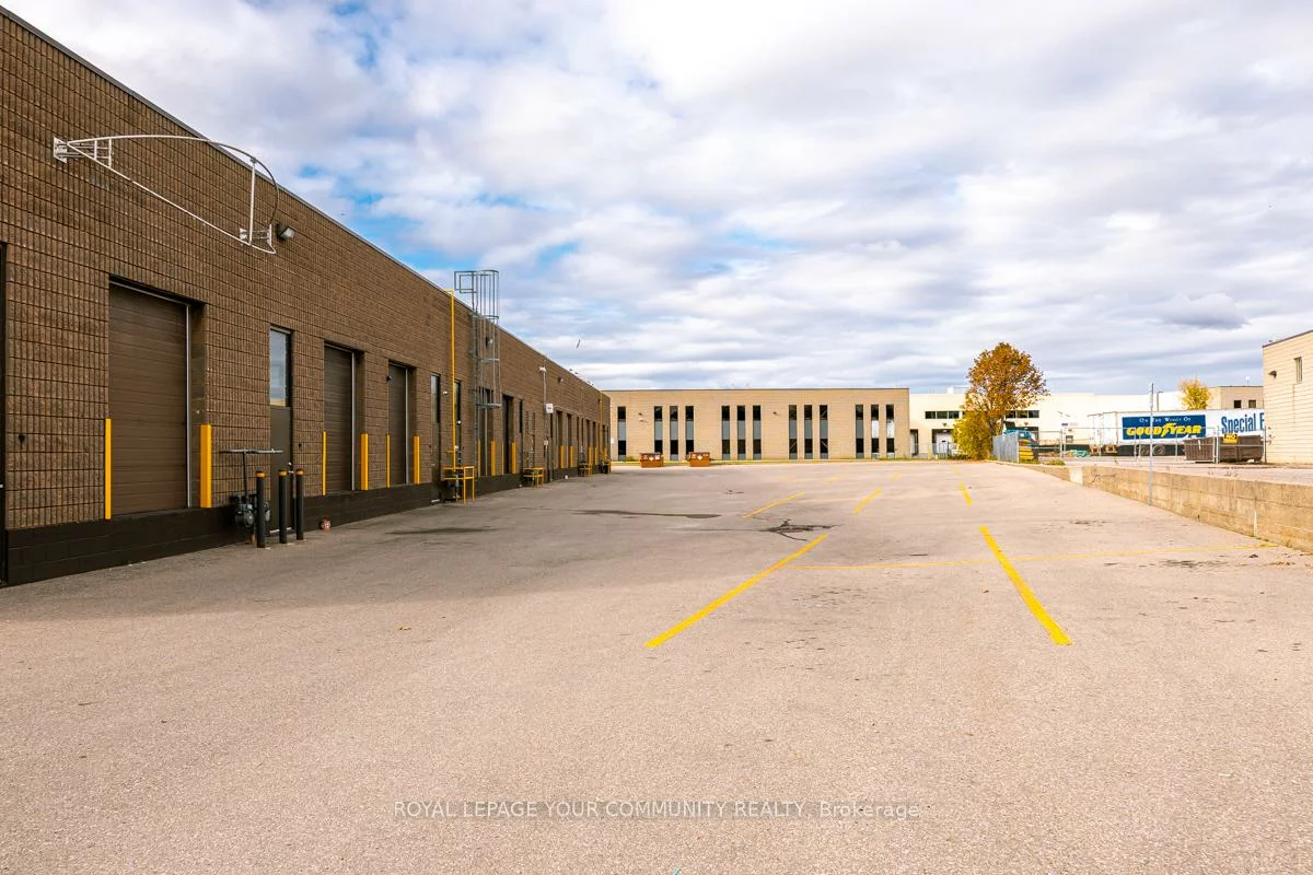 255, Industrial, Aurora Village, Aurora