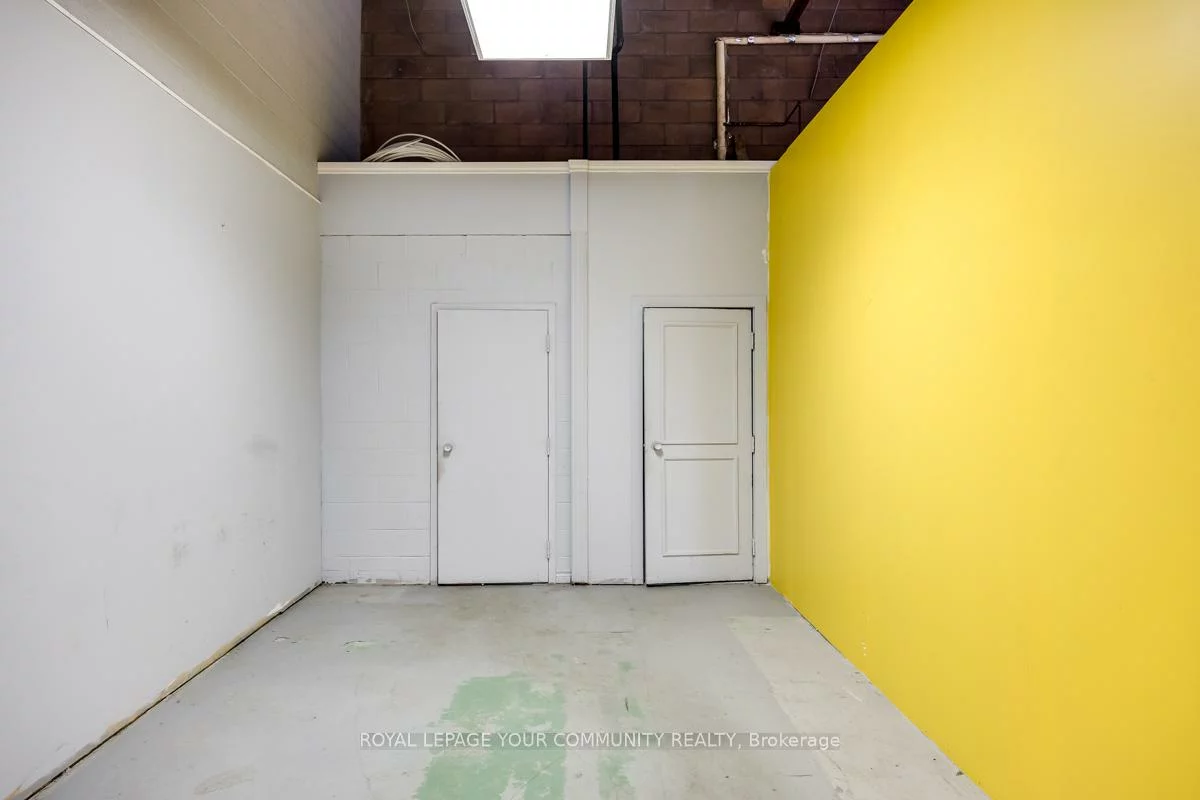 255, Industrial, Aurora Village, Aurora