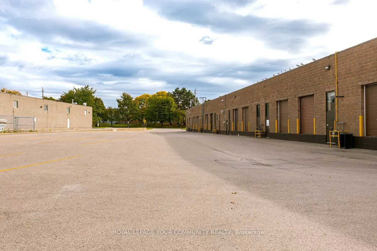 255, Industrial, Aurora Village, Aurora