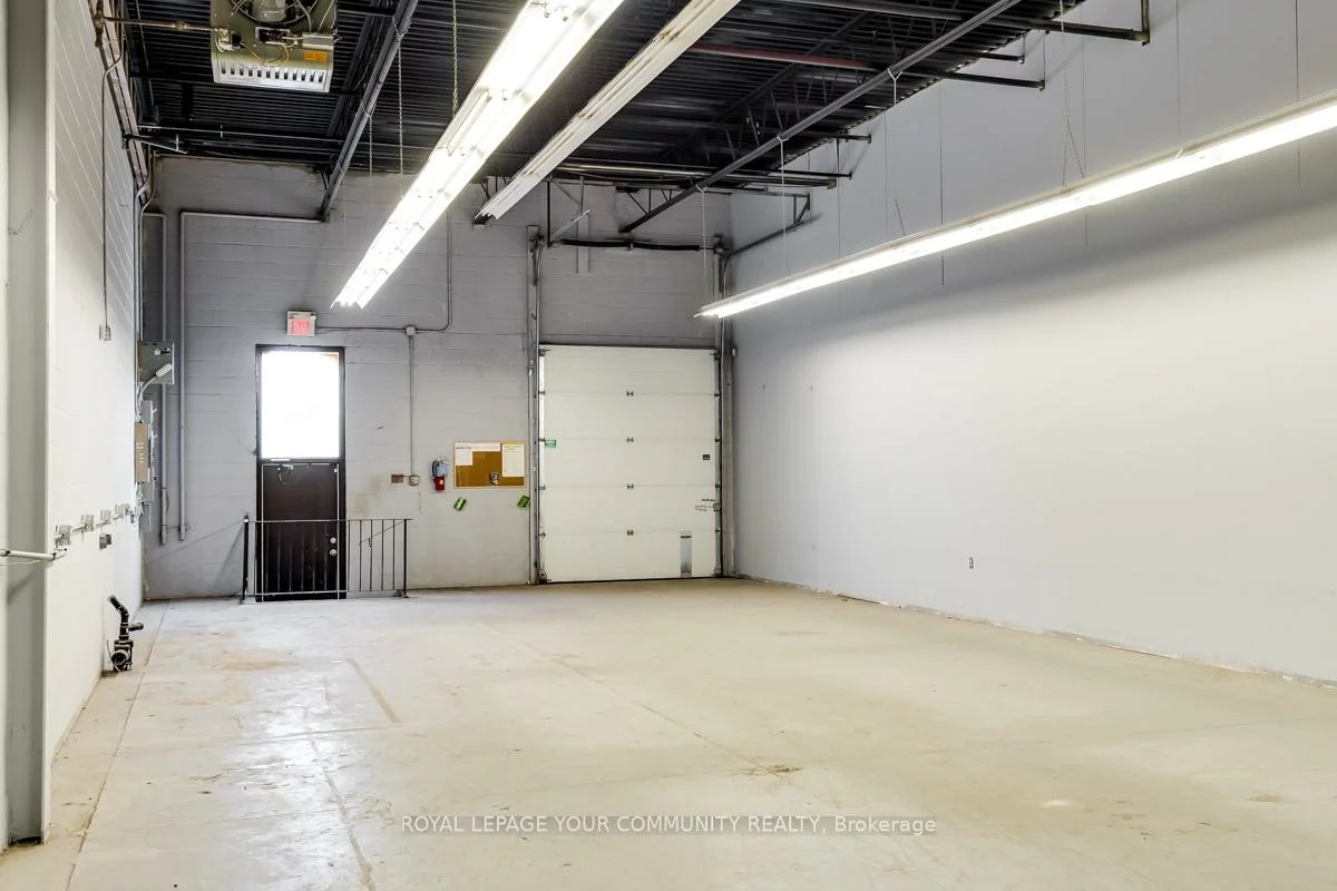 255, Industrial, Aurora Village, Aurora