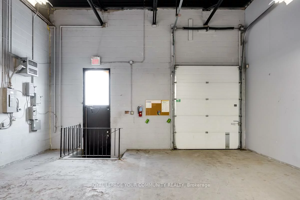 255, Industrial, Aurora Village, Aurora