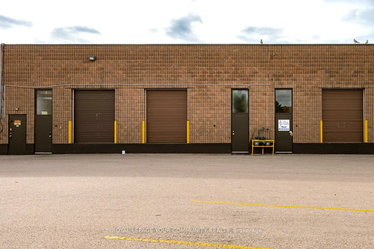 255, Industrial, Aurora Village, Aurora