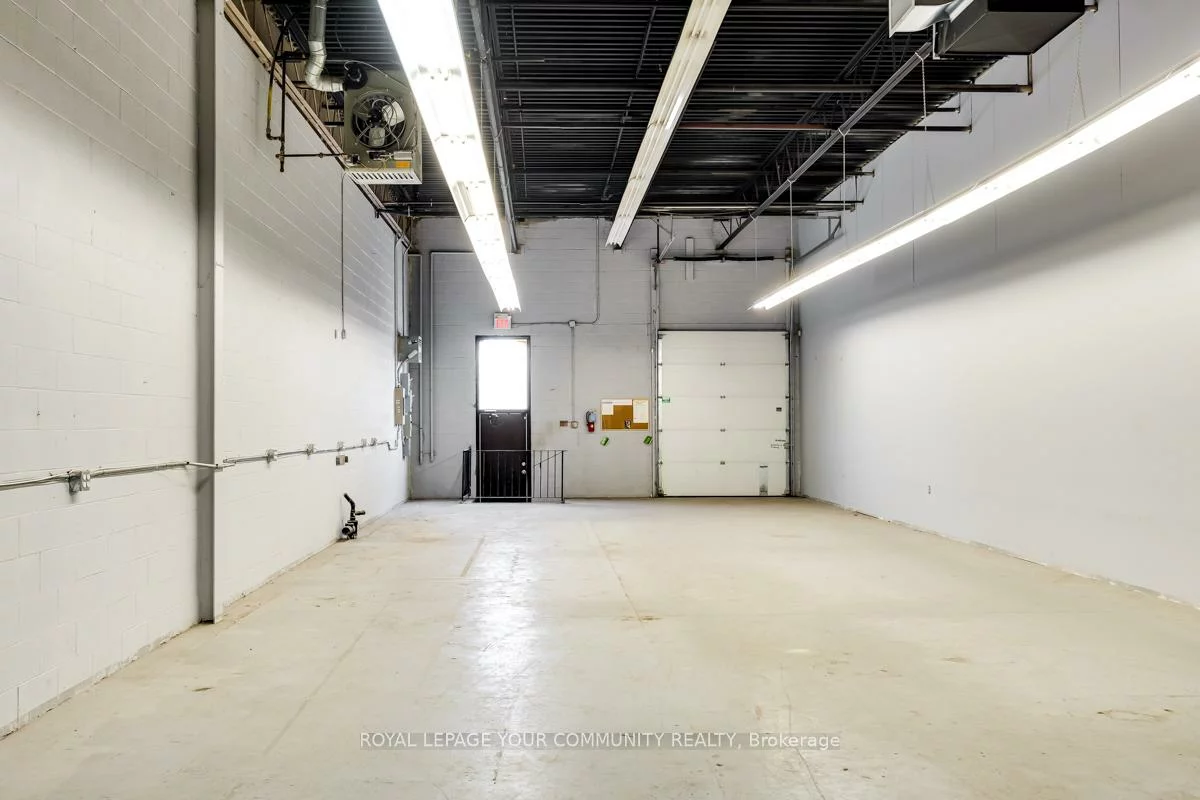 255, Industrial, Aurora Village, Aurora