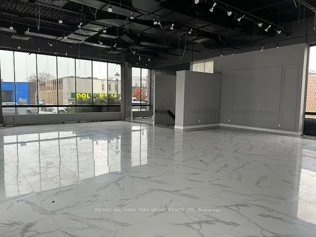 15255, Yonge, Aurora Village, Aurora