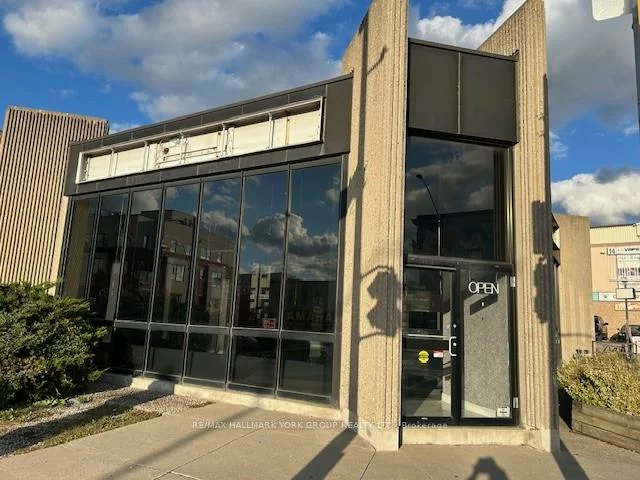 15255, Yonge, Aurora Village, Aurora