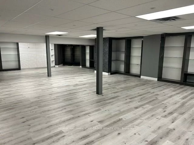 15255, Yonge, Aurora Village, Aurora