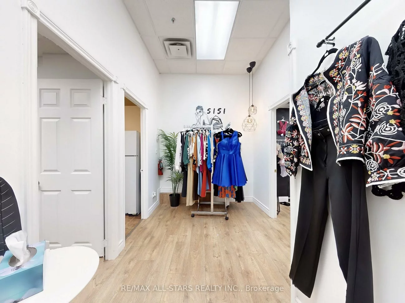 38, Wellington, Aurora Village, Aurora