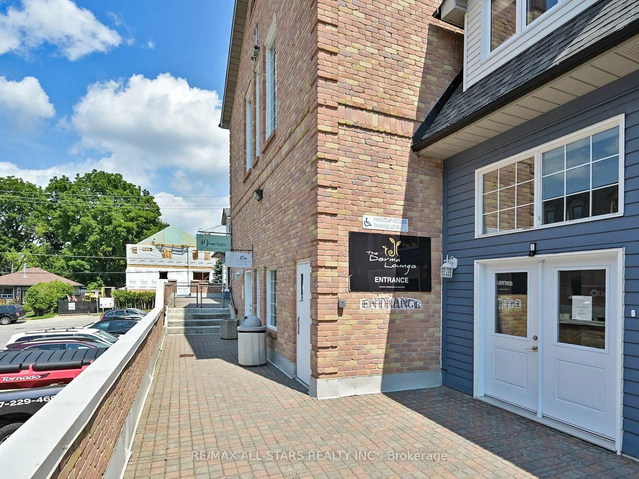 38, Wellington, Aurora Village, Aurora