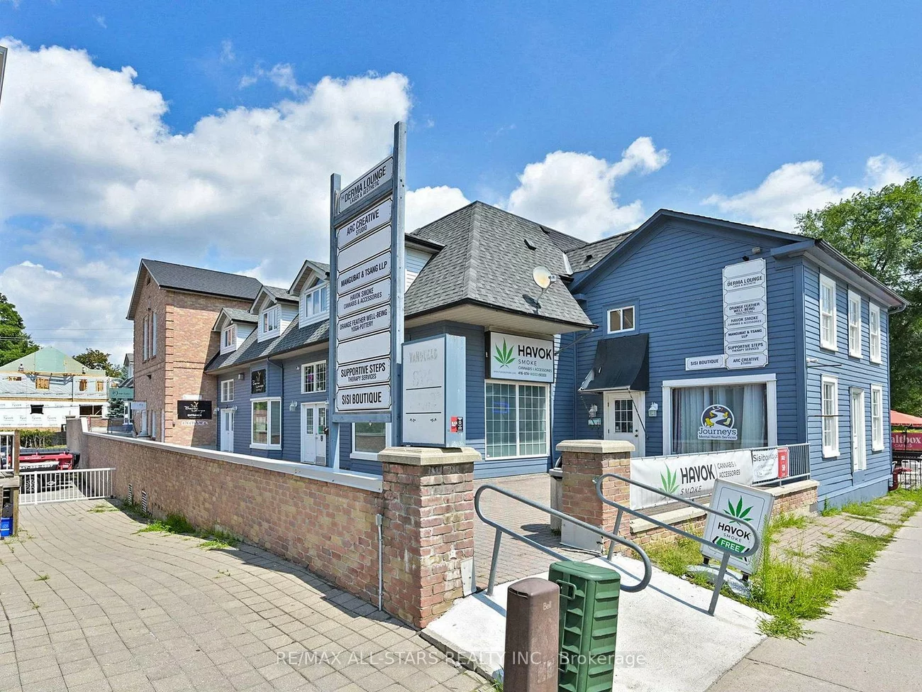 38, Wellington, Aurora Village, Aurora