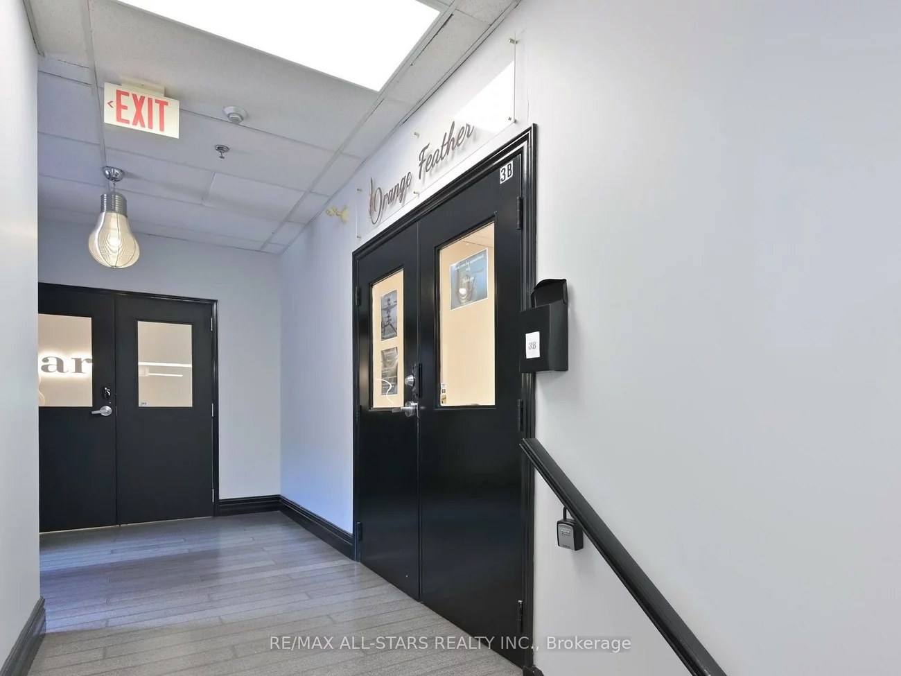 38, Wellington, Aurora Village, Aurora