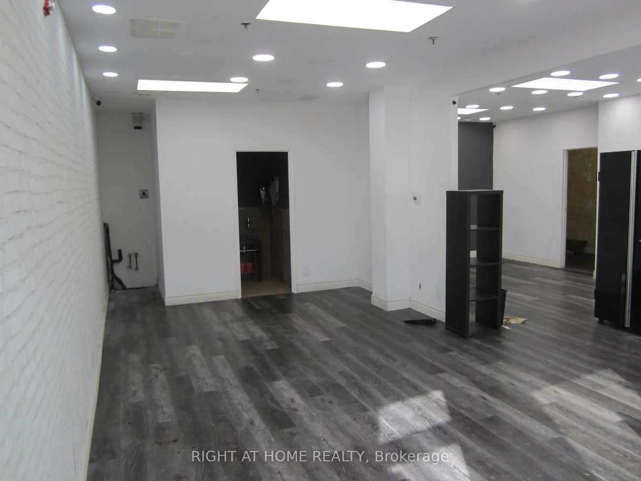 18, Wellington, Aurora Village, Aurora