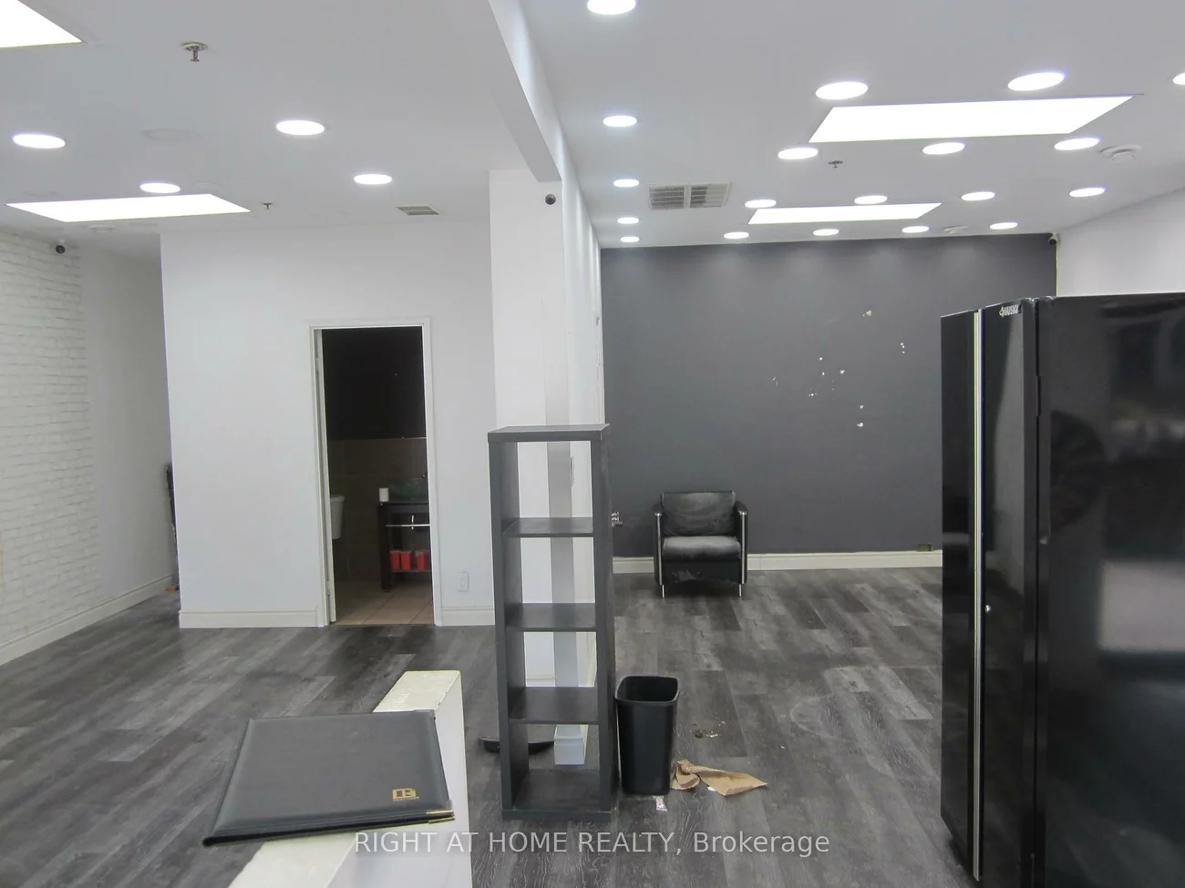 18, Wellington, Aurora Village, Aurora