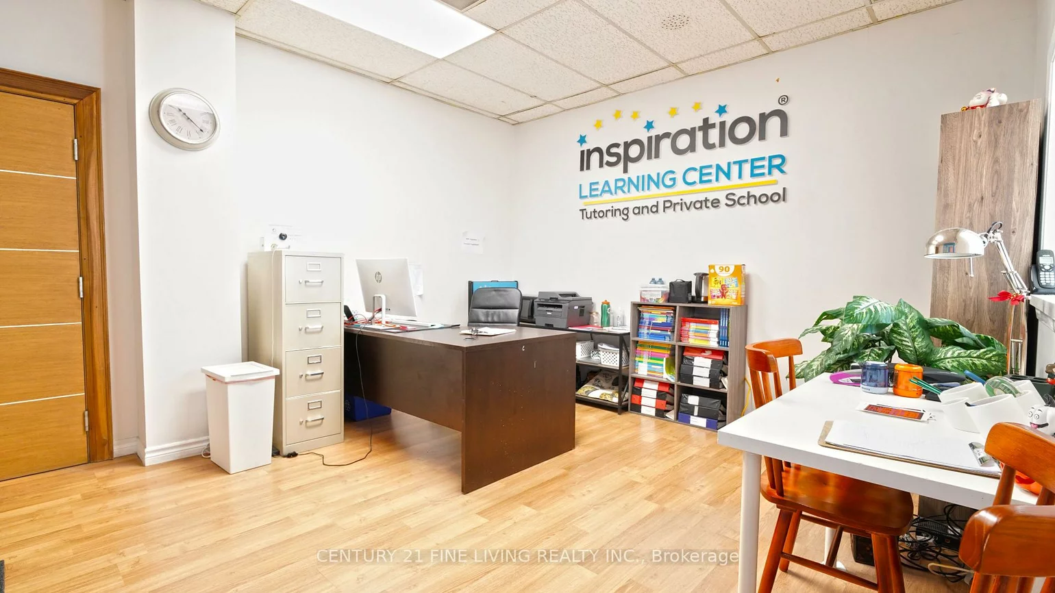 15260, Yonge, Aurora Village, Aurora