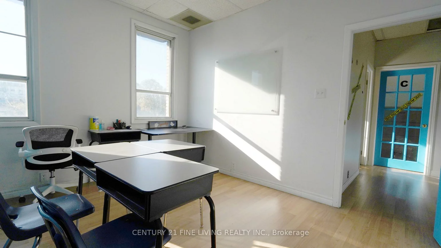 15260, Yonge, Aurora Village, Aurora