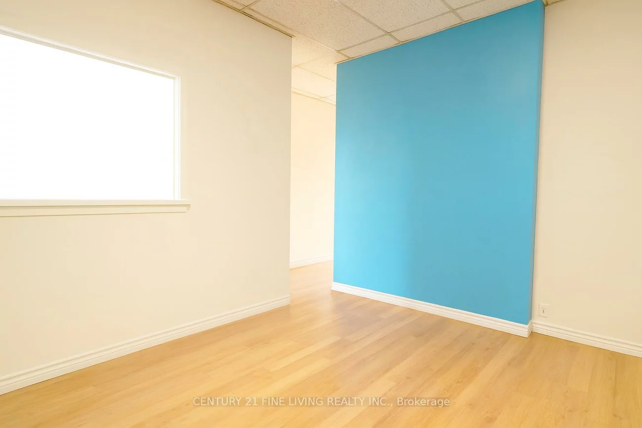 15260, Yonge, Aurora Village, Aurora