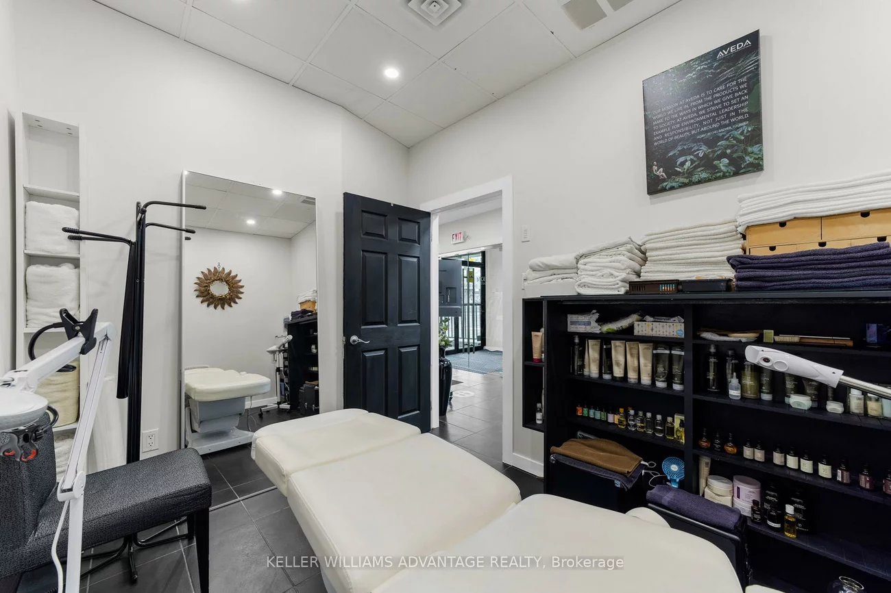 15171, Yonge, Aurora Village, Aurora