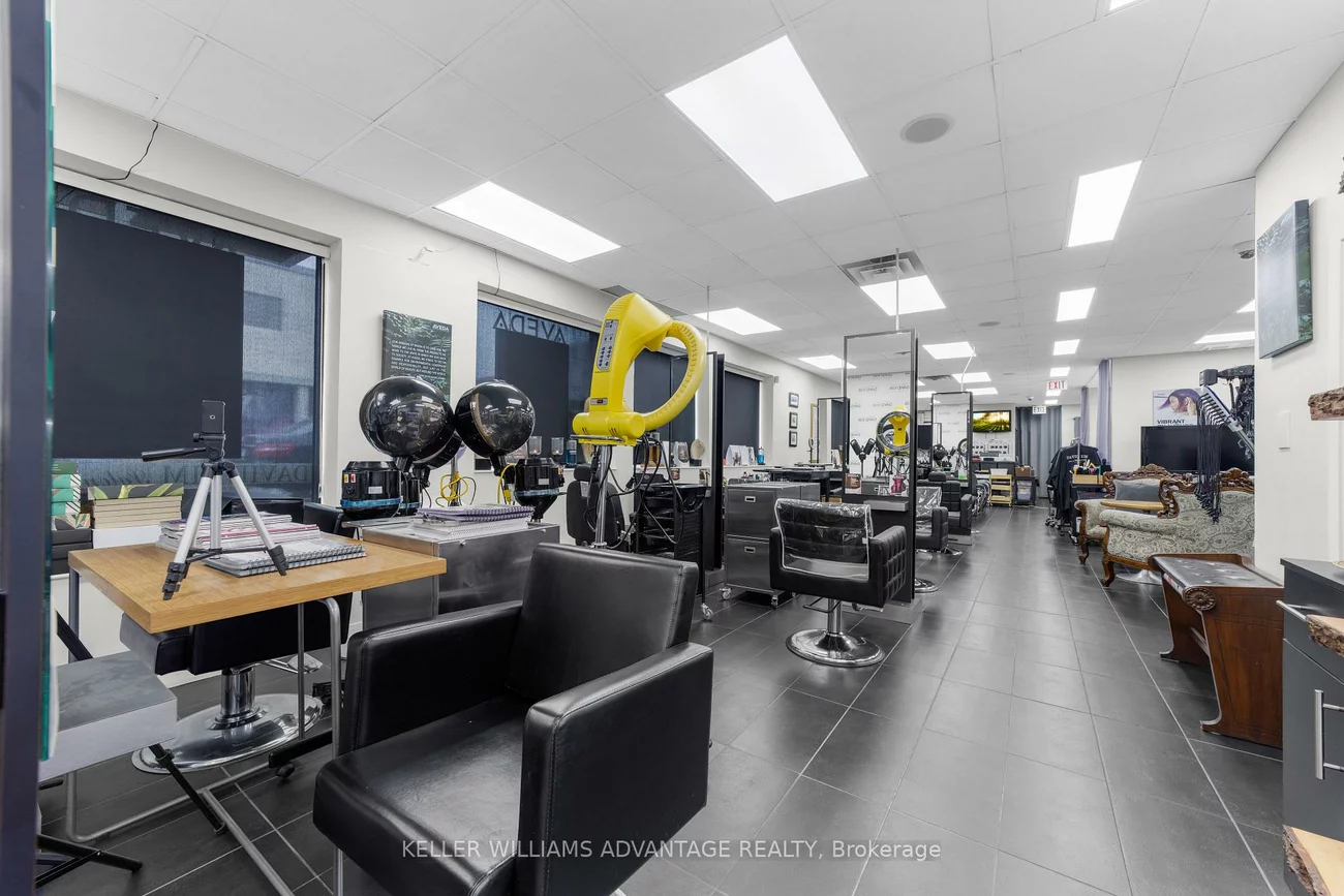 15171, Yonge, Aurora Village, Aurora