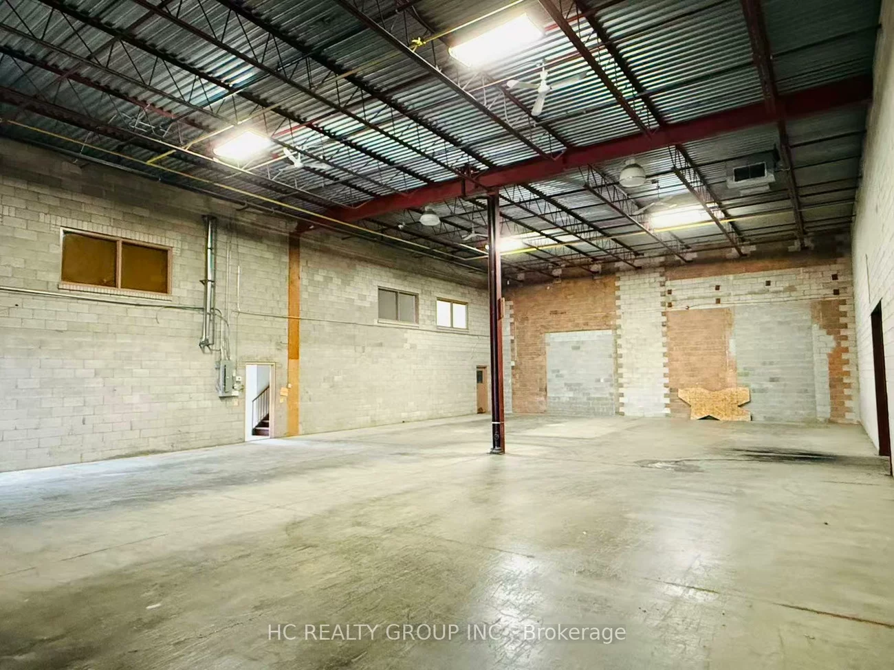 240, Industrial, Aurora Village, Aurora