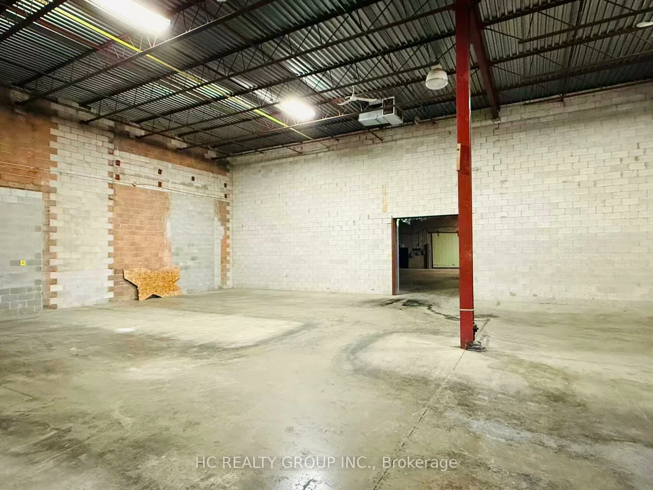 240, Industrial, Aurora Village, Aurora