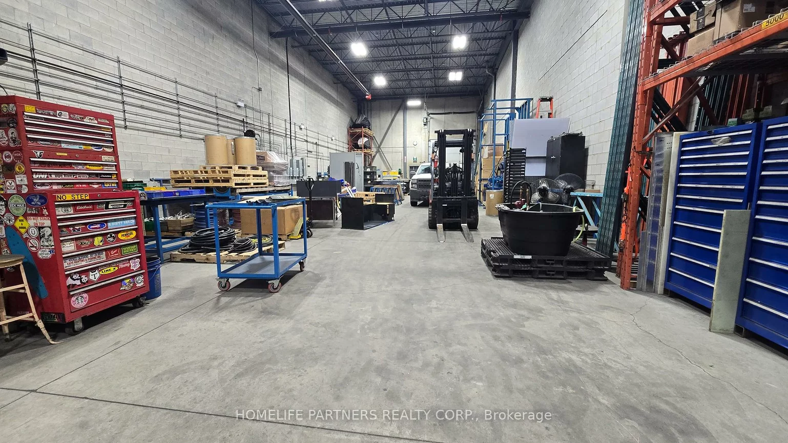 145, Industrial, Aurora Village, Aurora