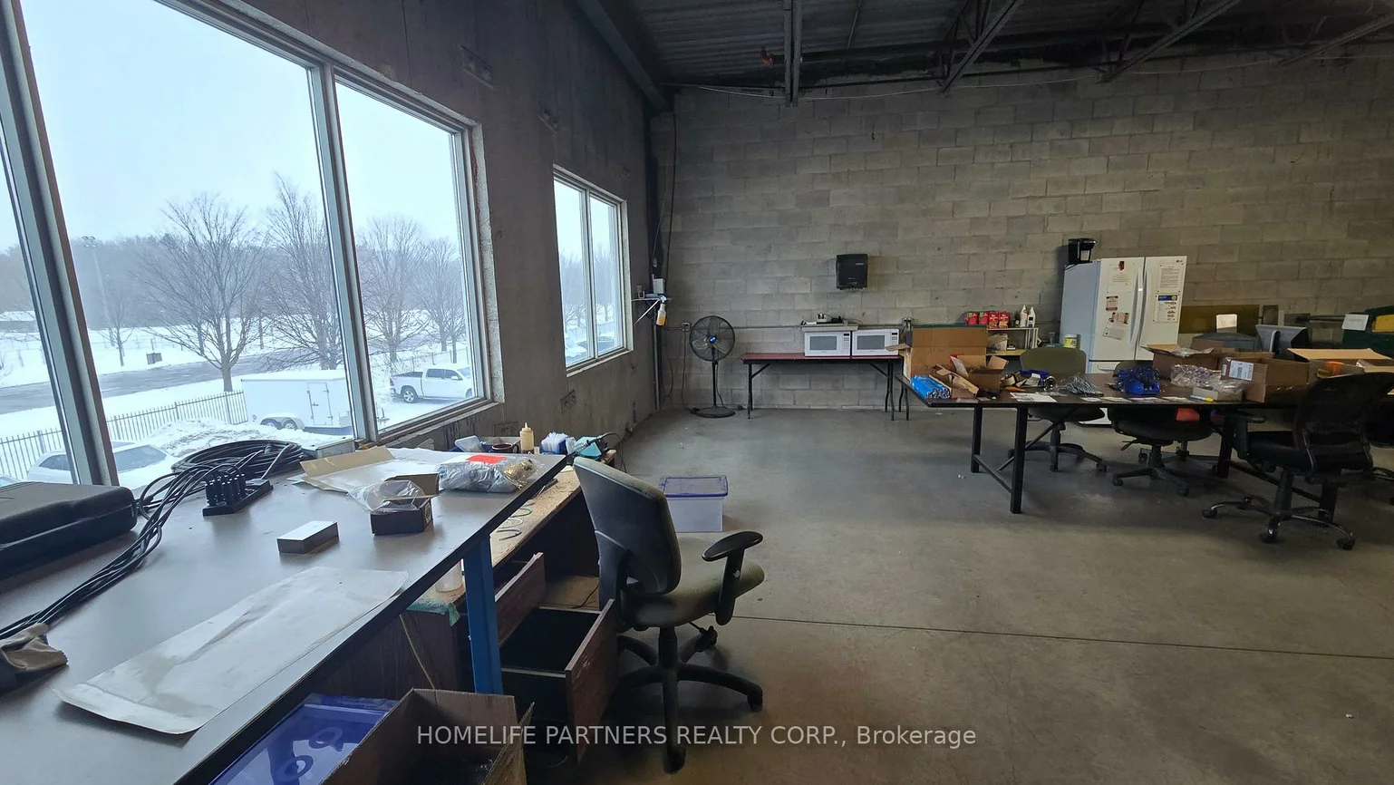 145, Industrial, Aurora Village, Aurora