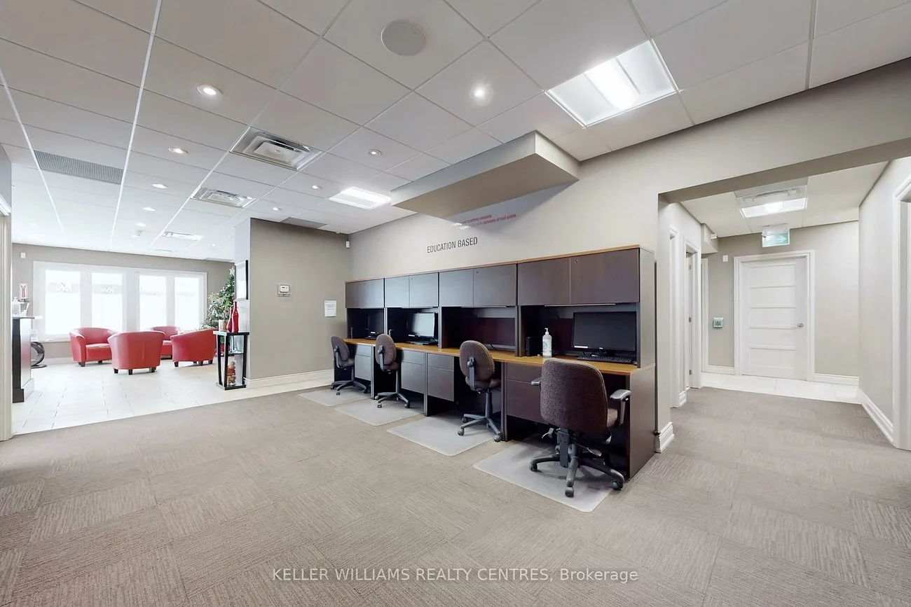 117, Wellington, Aurora Village, Aurora