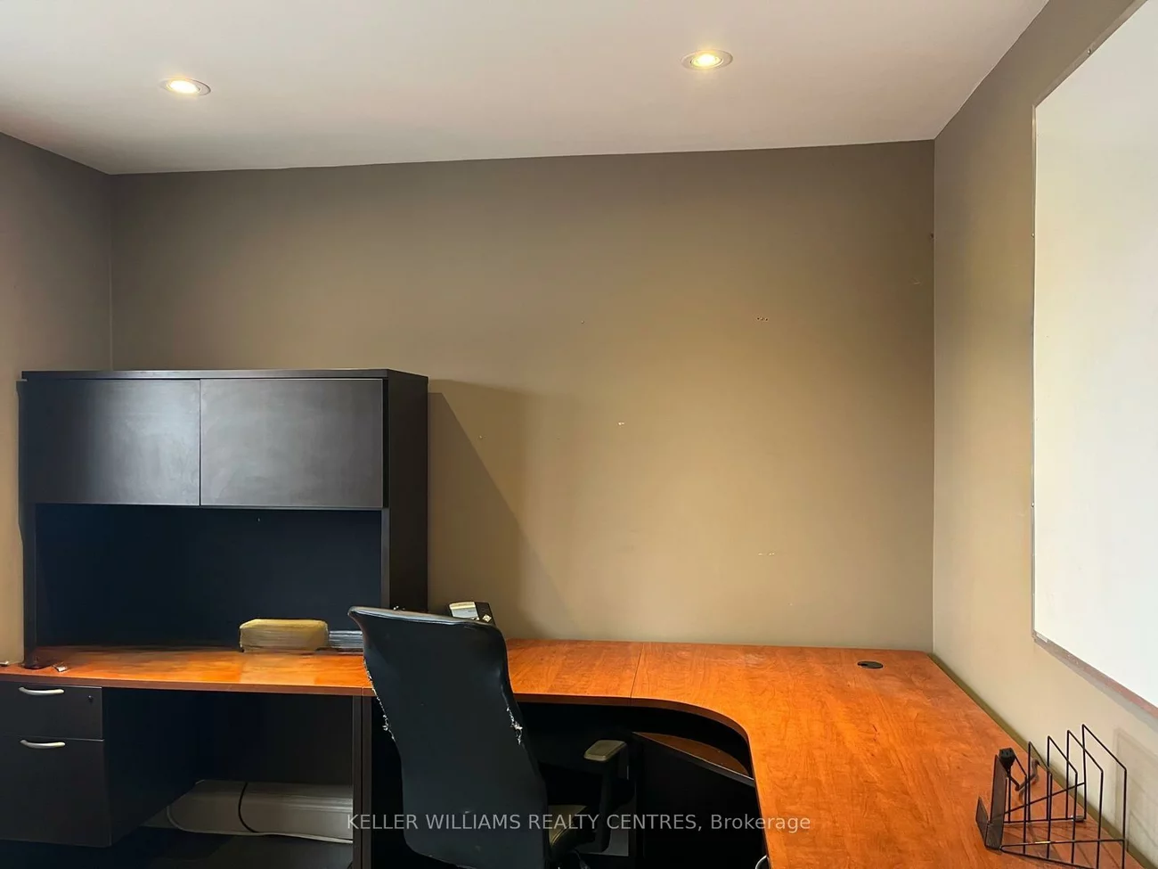 117, Wellington, Aurora Village, Aurora