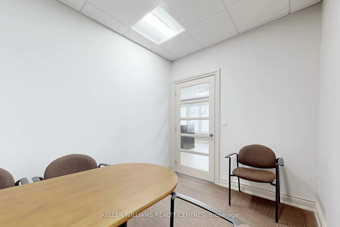 117, Wellington, Aurora Village, Aurora