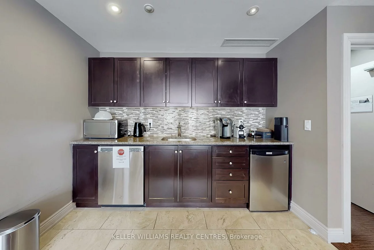 117, Wellington, Aurora Village, Aurora