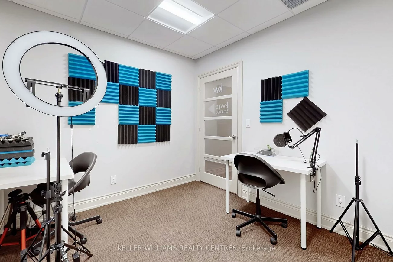 117, Wellington, Aurora Village, Aurora