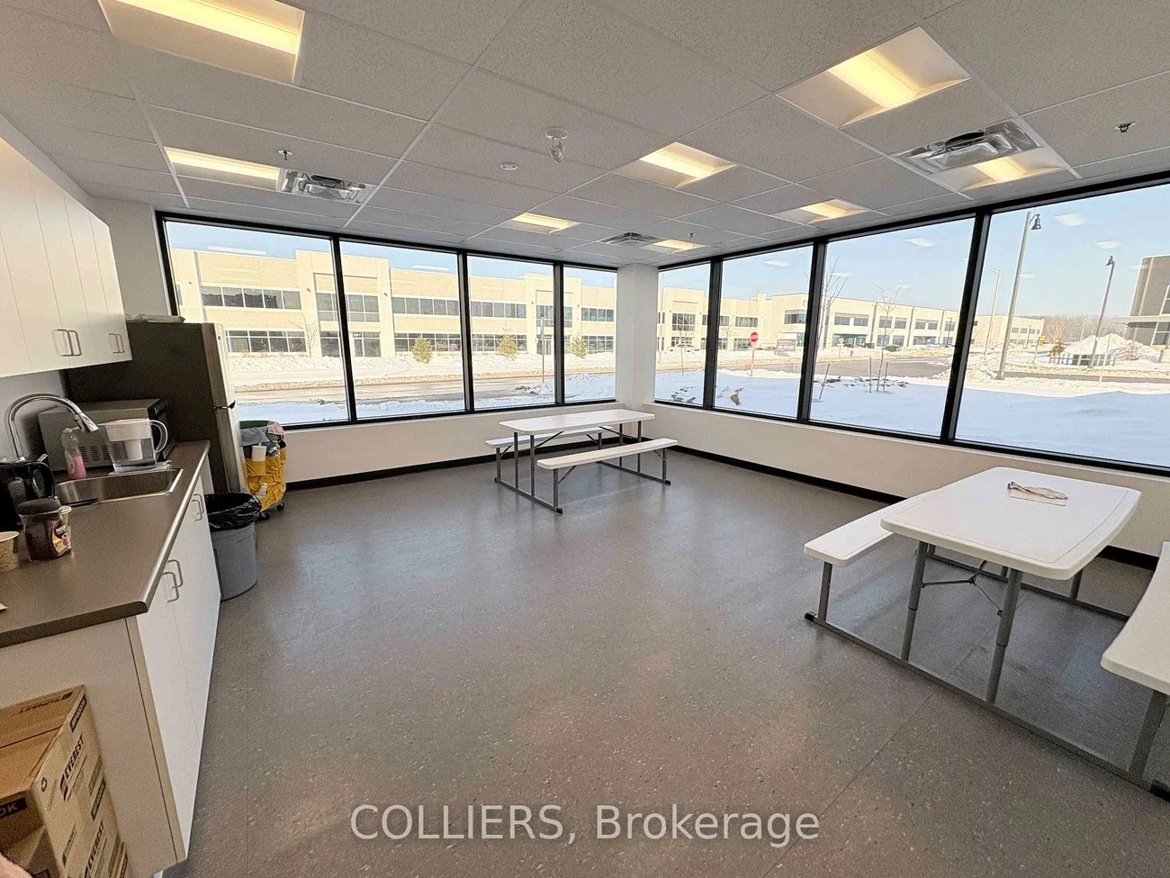 400, First Commerce, Rural Aurora, Aurora