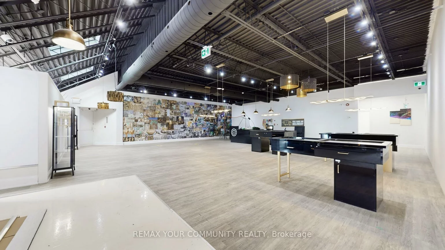 15543, Yonge, Aurora Village, Aurora