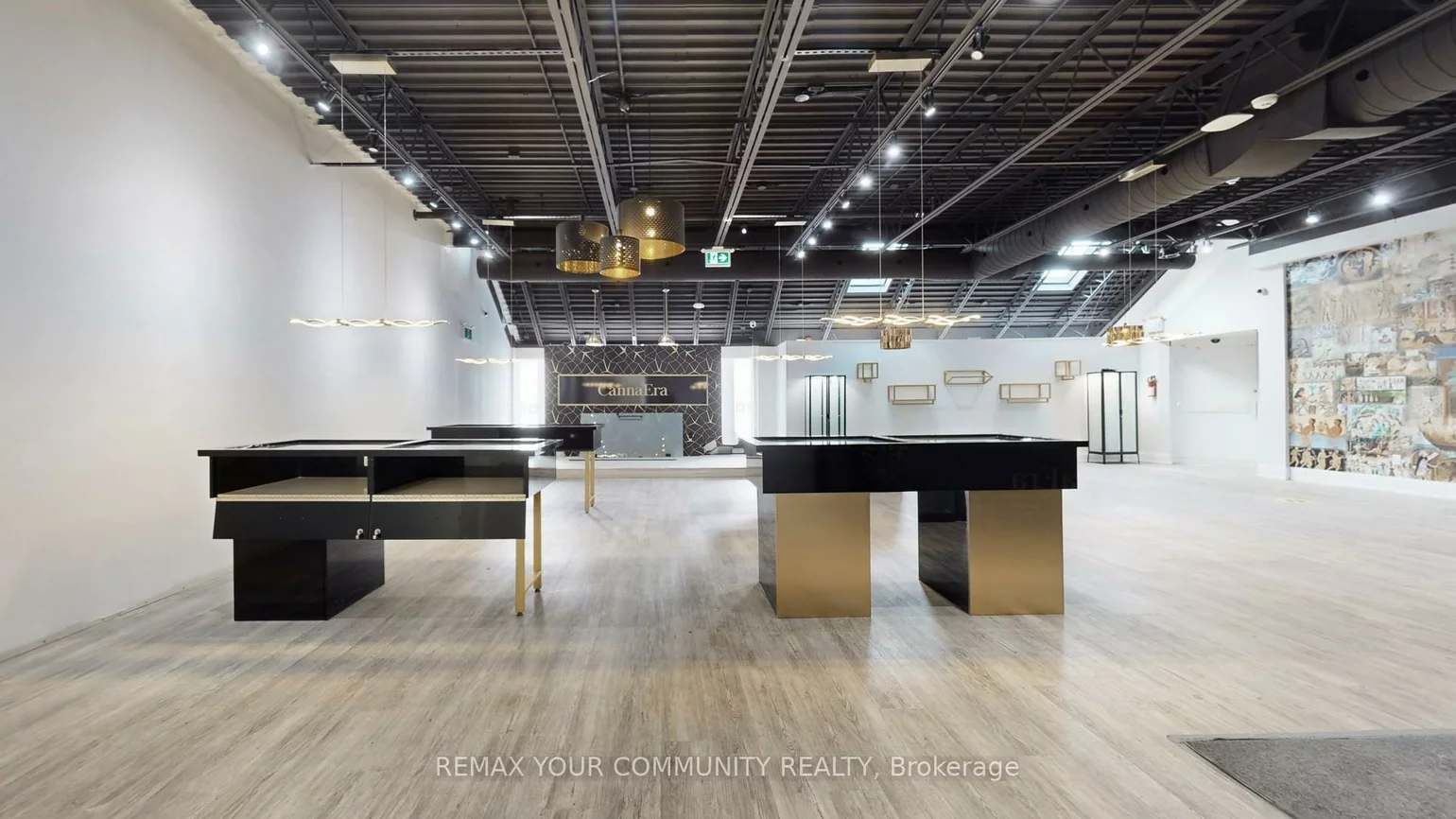 15543, Yonge, Aurora Village, Aurora