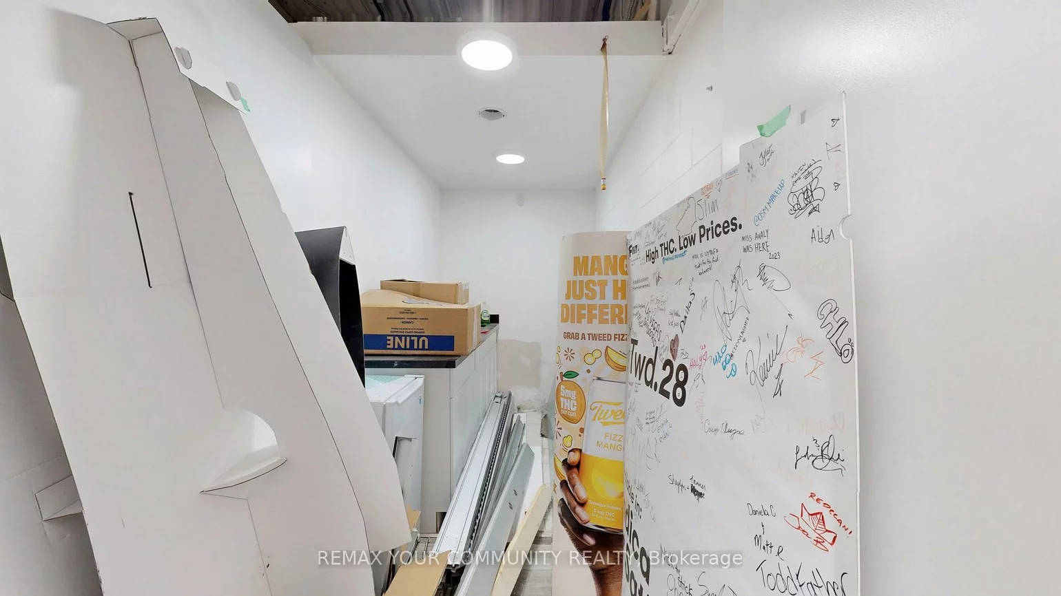 15543, Yonge, Aurora Village, Aurora