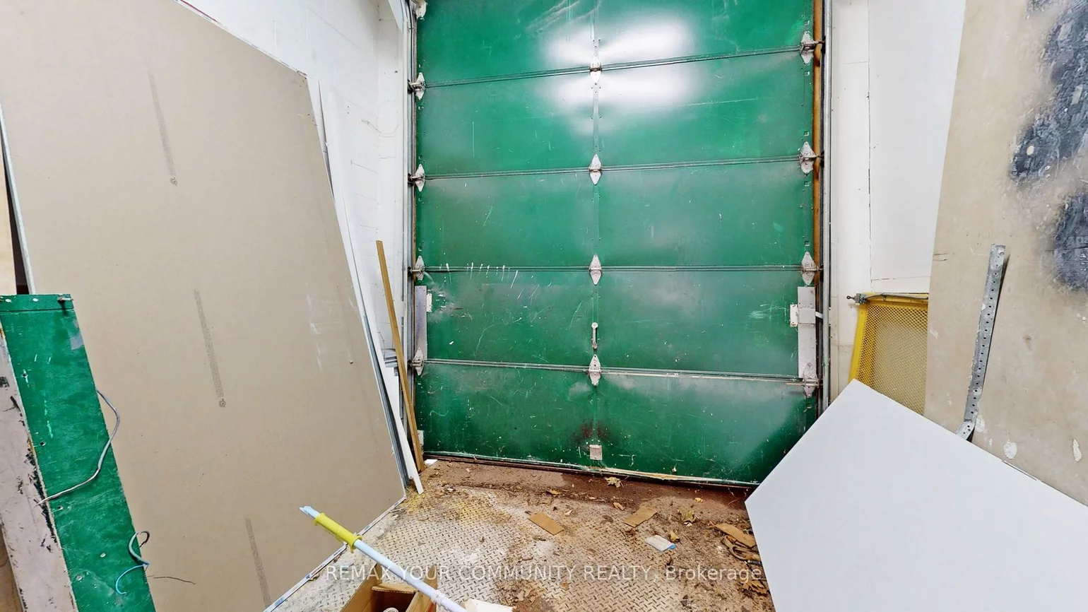 15543, Yonge, Aurora Village, Aurora