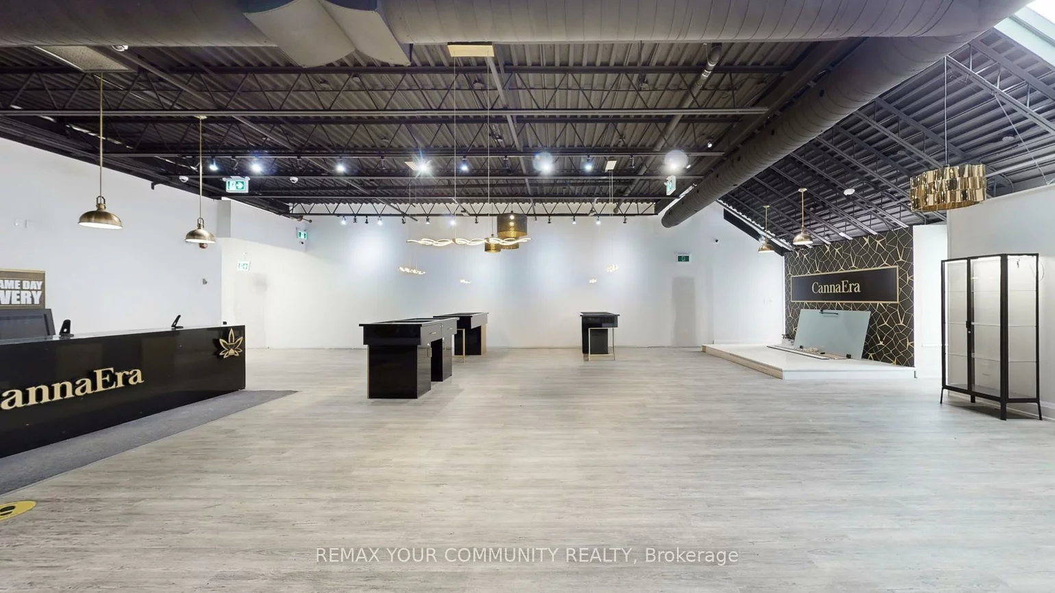 15543, Yonge, Aurora Village, Aurora