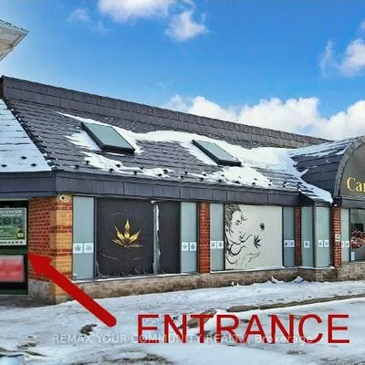 15543, Yonge, Aurora Village, Aurora