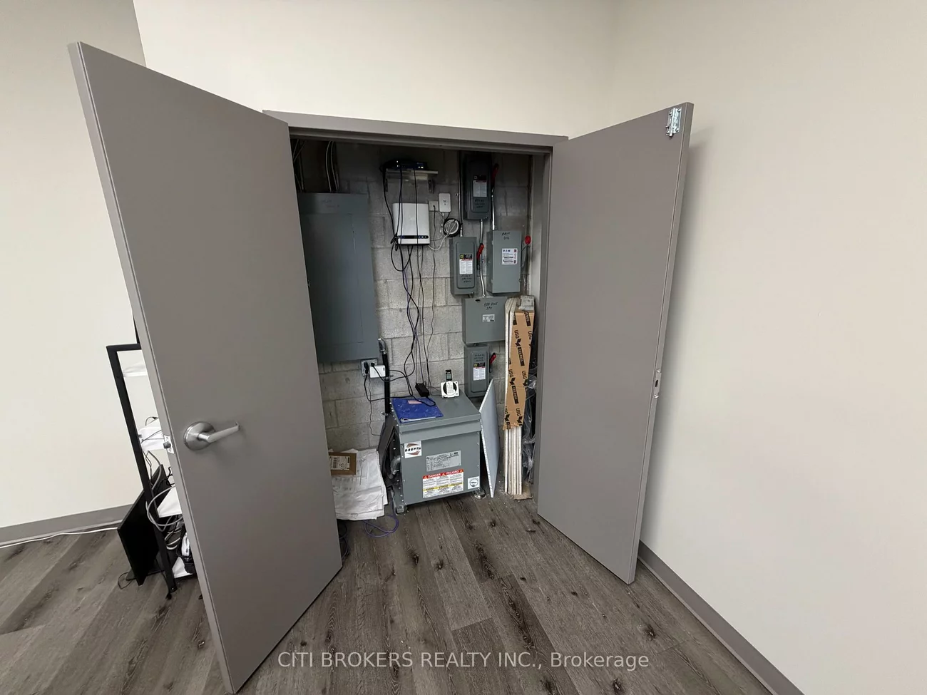 45, Eric T Smith, Bayview Southeast, Aurora