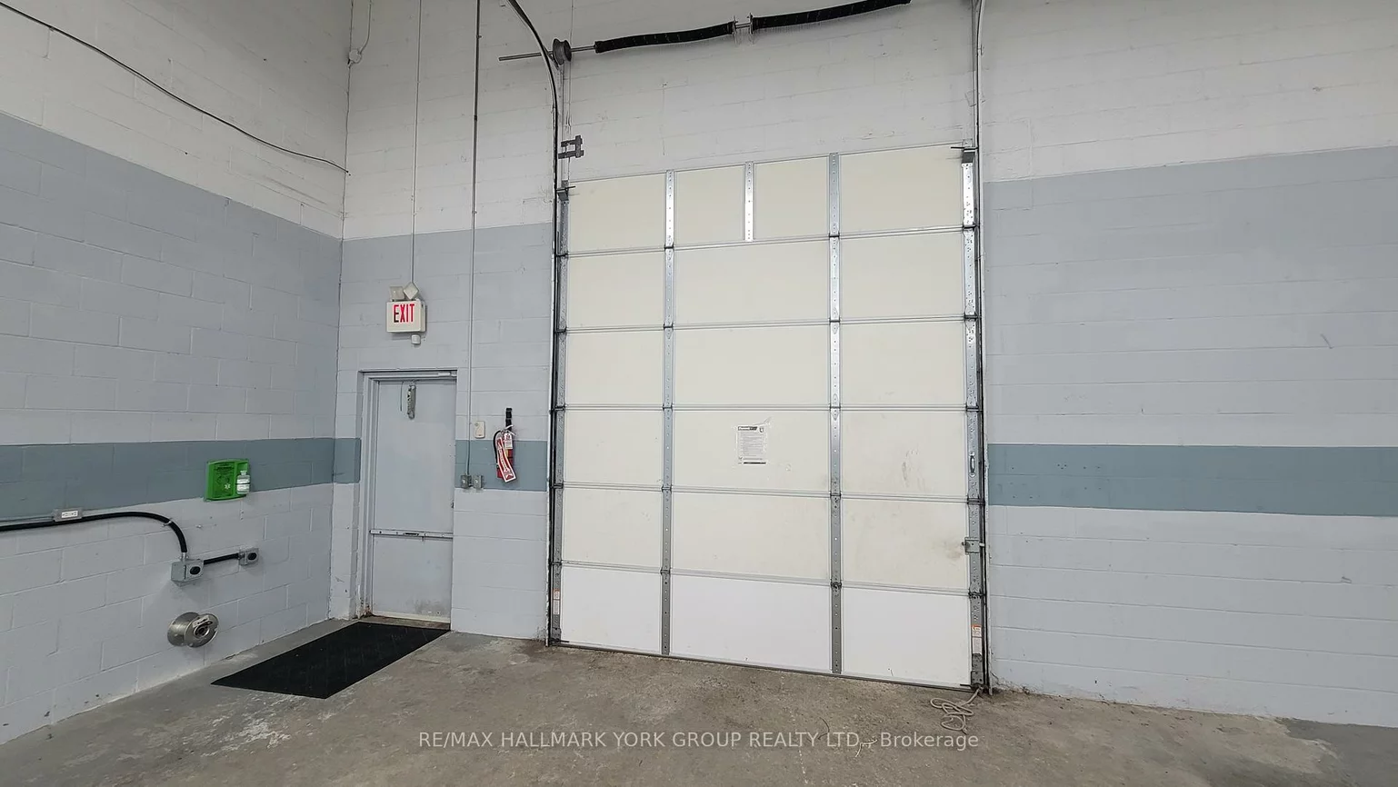 75, Mary, Aurora Village, Aurora