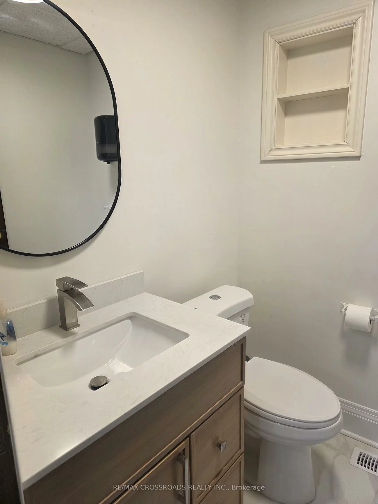 15221, Yonge, Aurora Village, Aurora