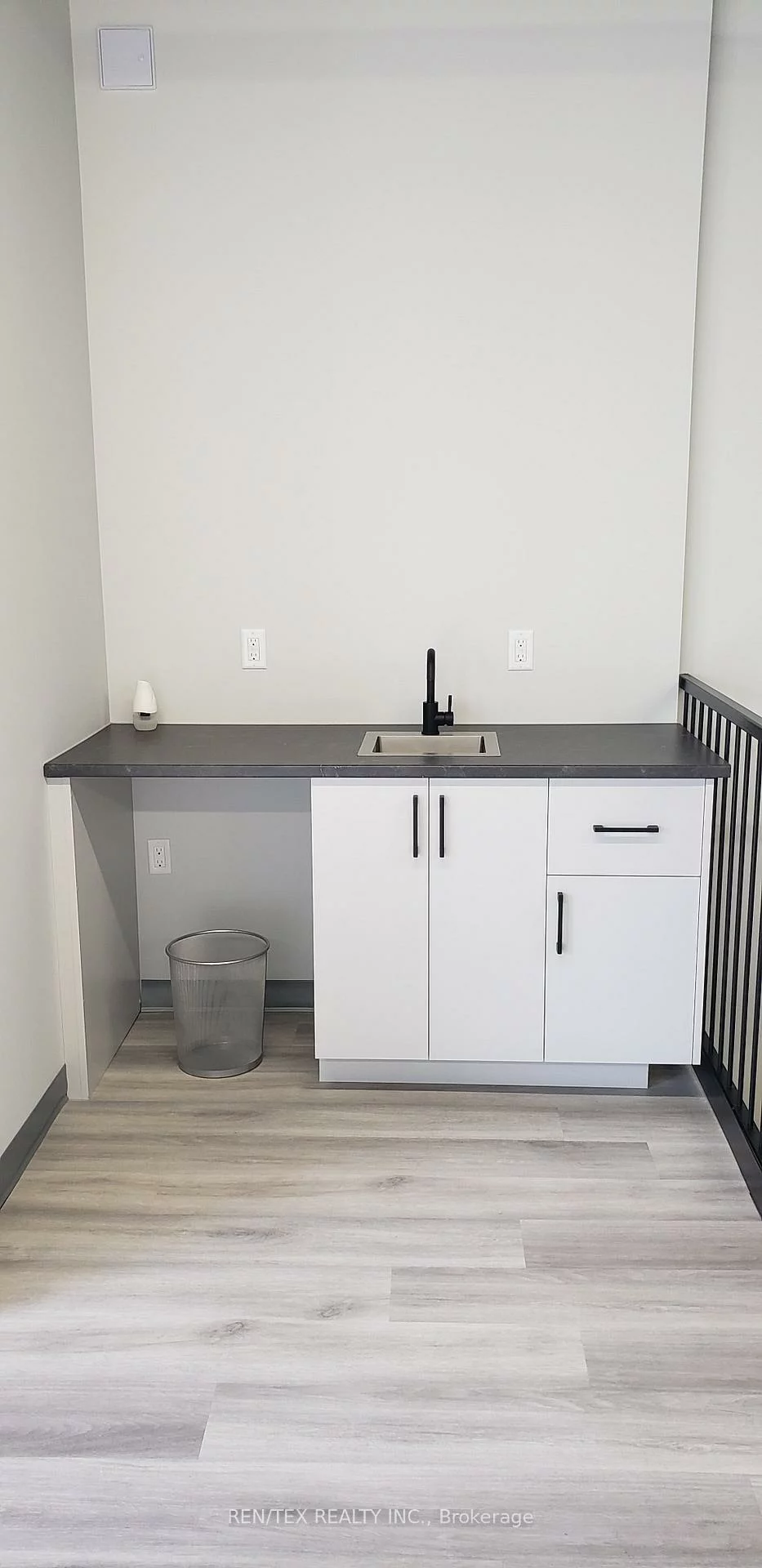 125, Don Hillock, Bayview Southeast, Aurora