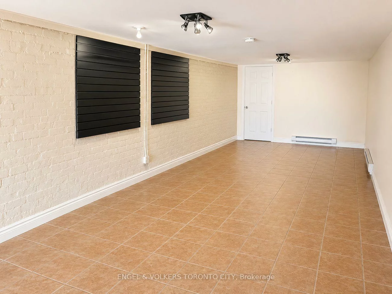 15228, Yonge, Aurora Village, Aurora