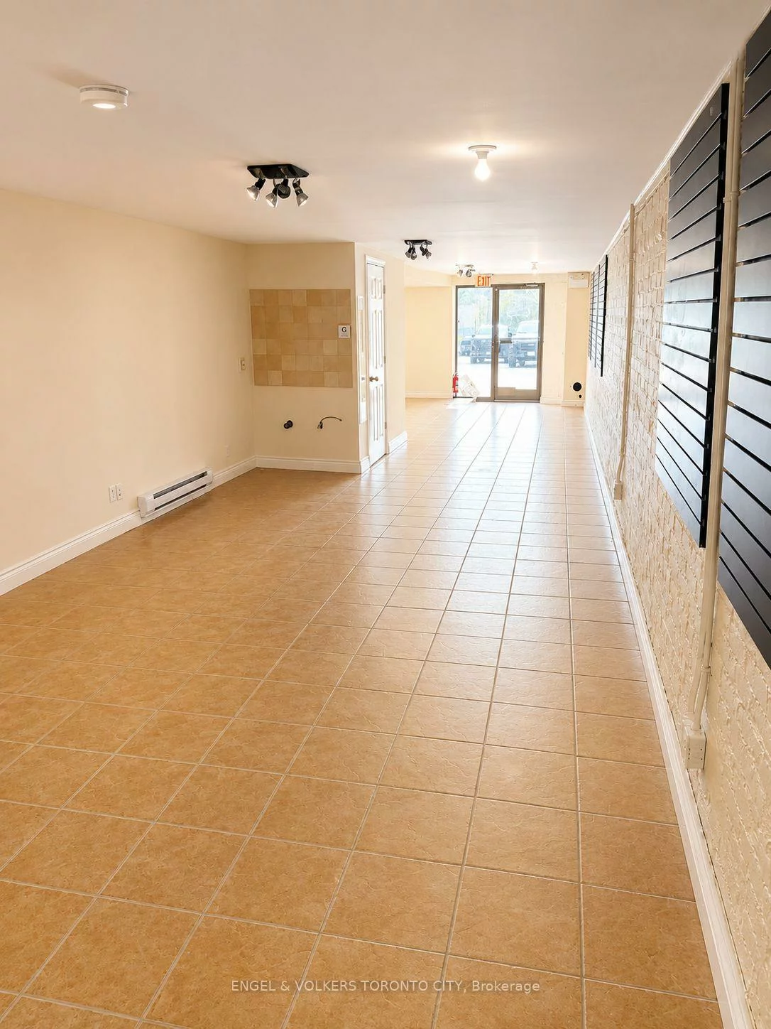 15228, Yonge, Aurora Village, Aurora