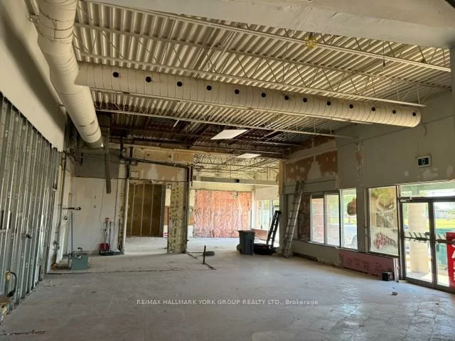 14879, Yonge, Aurora Village, Aurora