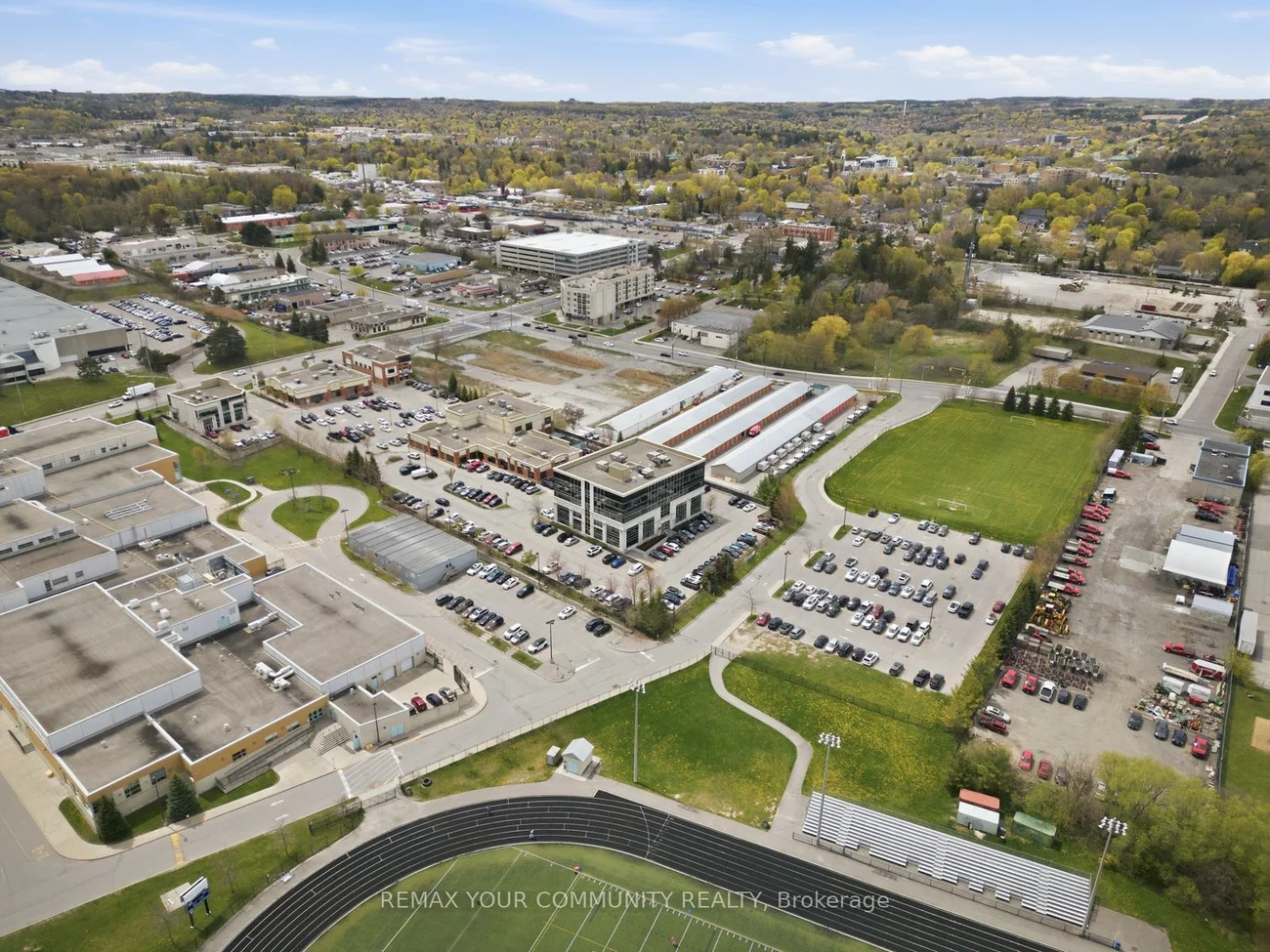 230, Wellington, Bayview Wellington, Aurora