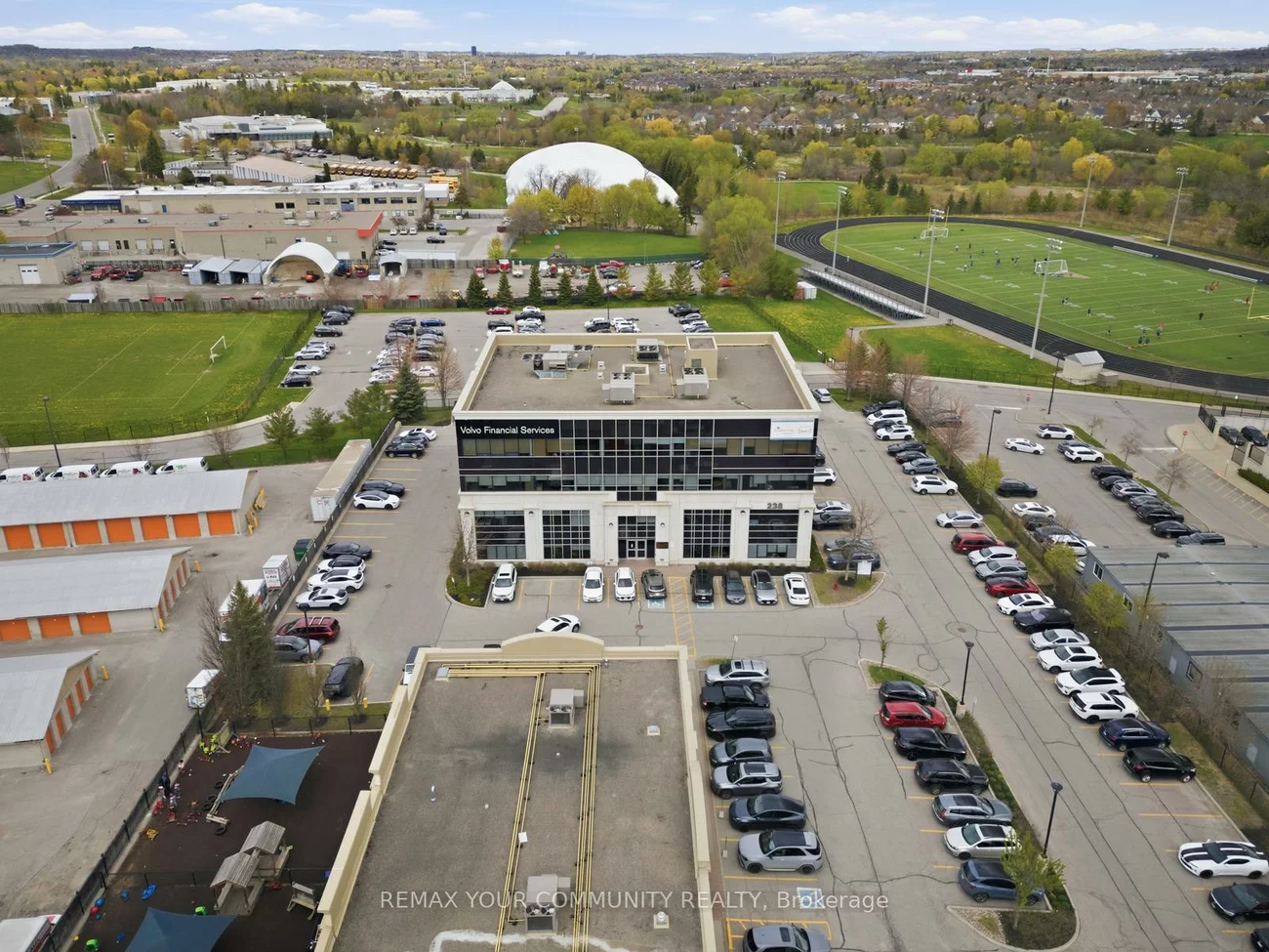 230, Wellington, Bayview Wellington, Aurora