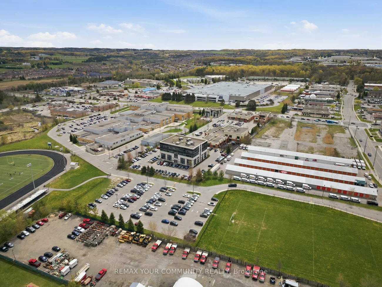 230, Wellington, Bayview Wellington, Aurora