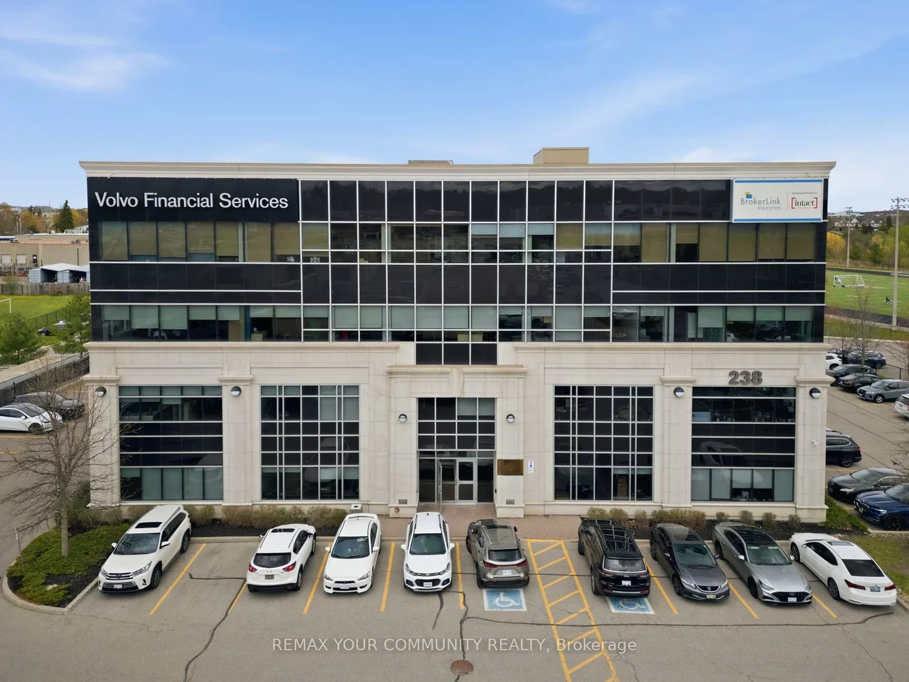 230, Wellington, Bayview Wellington, Aurora